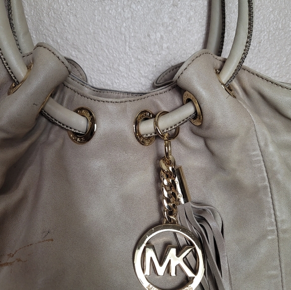 MICHAEL KORS RING TOTE, LEATHER GOLD MK LOGO & TASSEL SHOULDER BAG PURSE - Picture 5 of 12